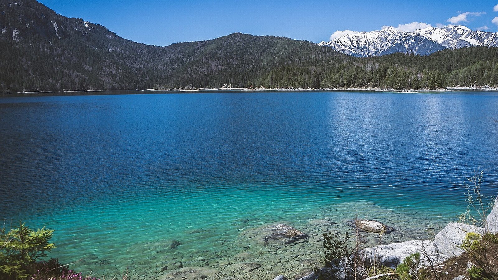 Gesundheitsreise mit Zuschuss Ihrer Krankenkasse nach Garmisch-Partenkirchen. Foto 4 zeigt eine Impression von Mercure Hotel oder seiner Umgebung.