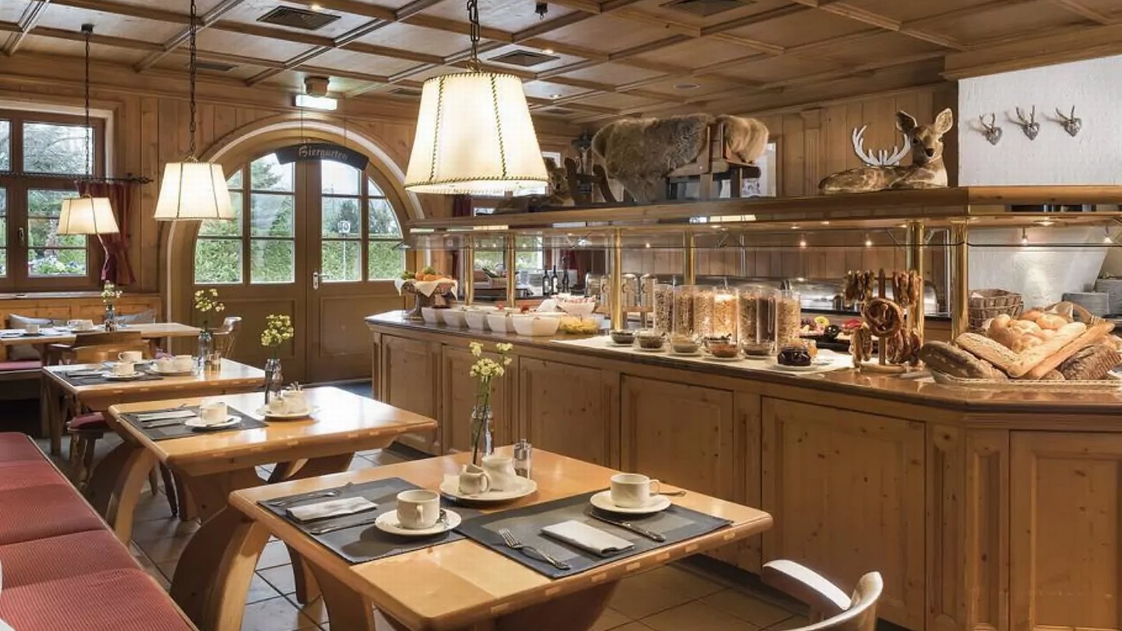 Gesundheitsreise mit Zuschuss Ihrer Krankenkasse nach Garmisch-Partenkirchen. Foto 14 zeigt eine Impression von Mercure Hotel oder seiner Umgebung.