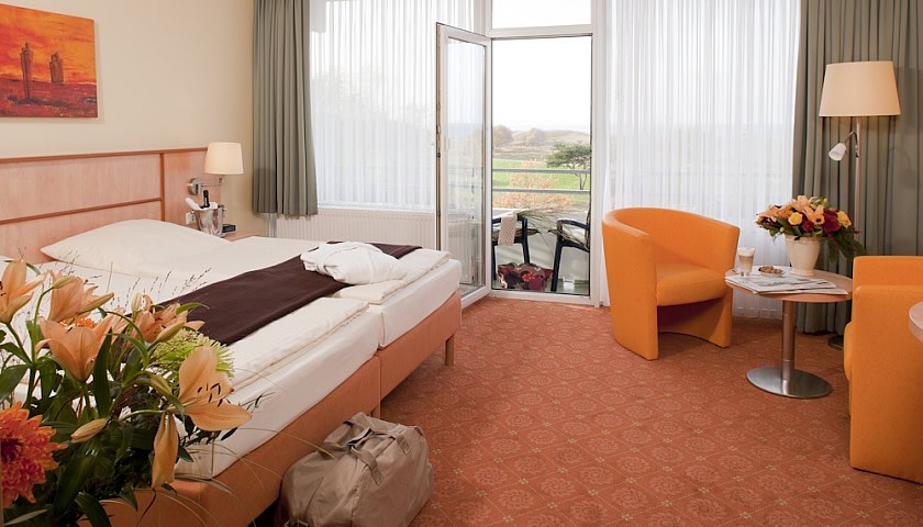 Gesundheitsreise mit Zuschuss Ihrer Krankenkasse nach Weissenhäuser Strand. Foto 20 zeigt eine Impression von Strandhotel oder seiner Umgebung.