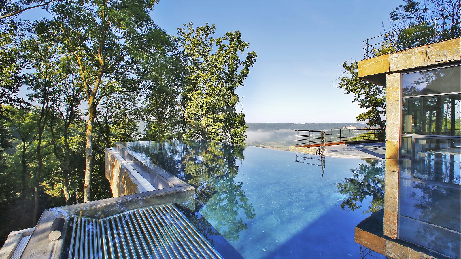 Gesundheitsreise mit Zuschuss Ihrer Krankenkasse nach Langenburg. Foto 3 zeigt eine Impression von MAWELL Resort oder seiner Umgebung.