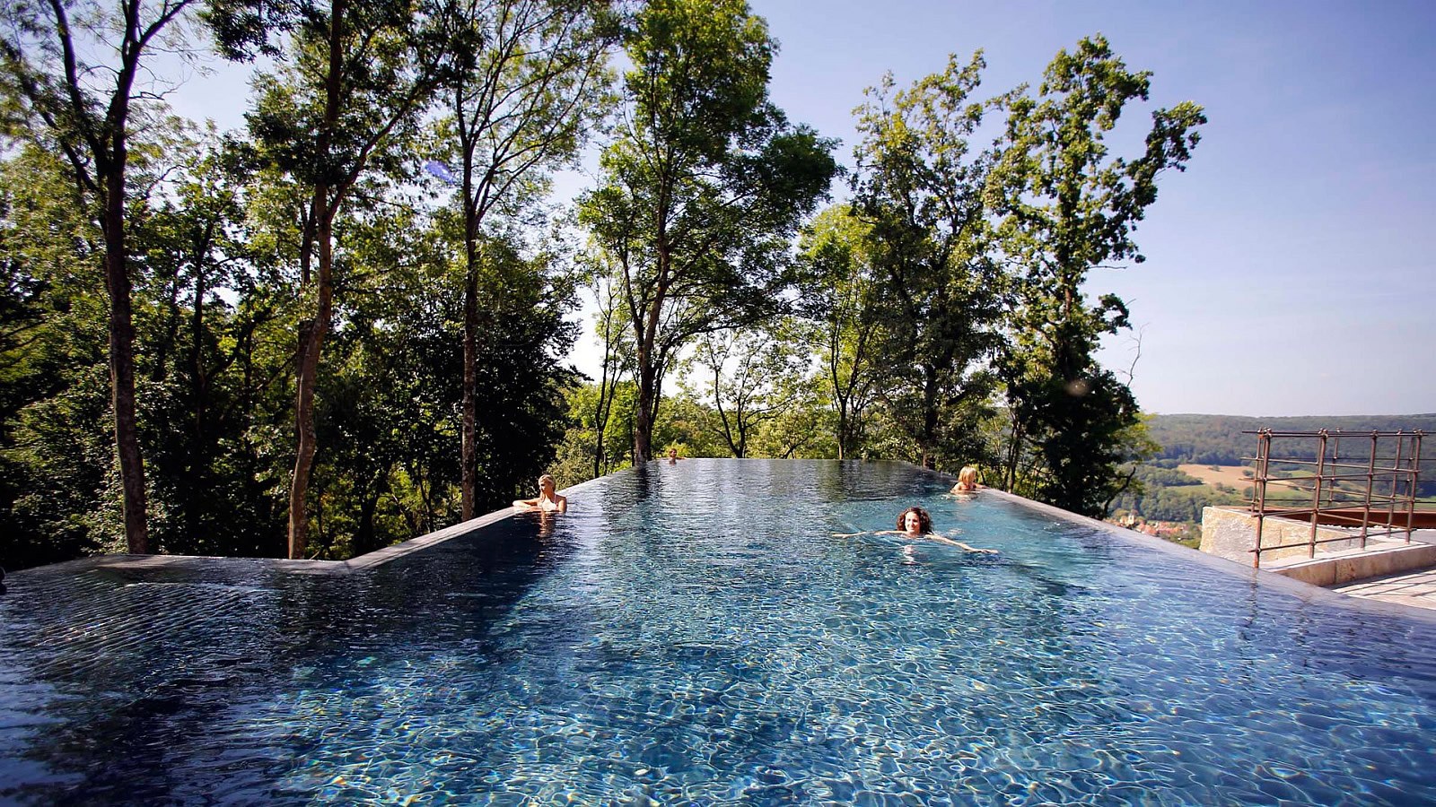 Gesundheitsreise mit Zuschuss Ihrer Krankenkasse nach Langenburg. Foto 4 zeigt eine Impression von MAWELL Resort oder seiner Umgebung.