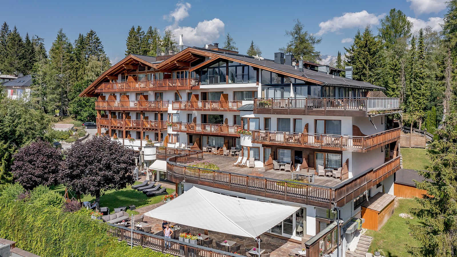 Gesundheitsreise mit Zuschuss Ihrer Krankenkasse nach Seefeld/Tirol. Foto 1 zeigt eine Impression von Natur & Spa Hotel Lärchenhof oder seiner Umgebung.