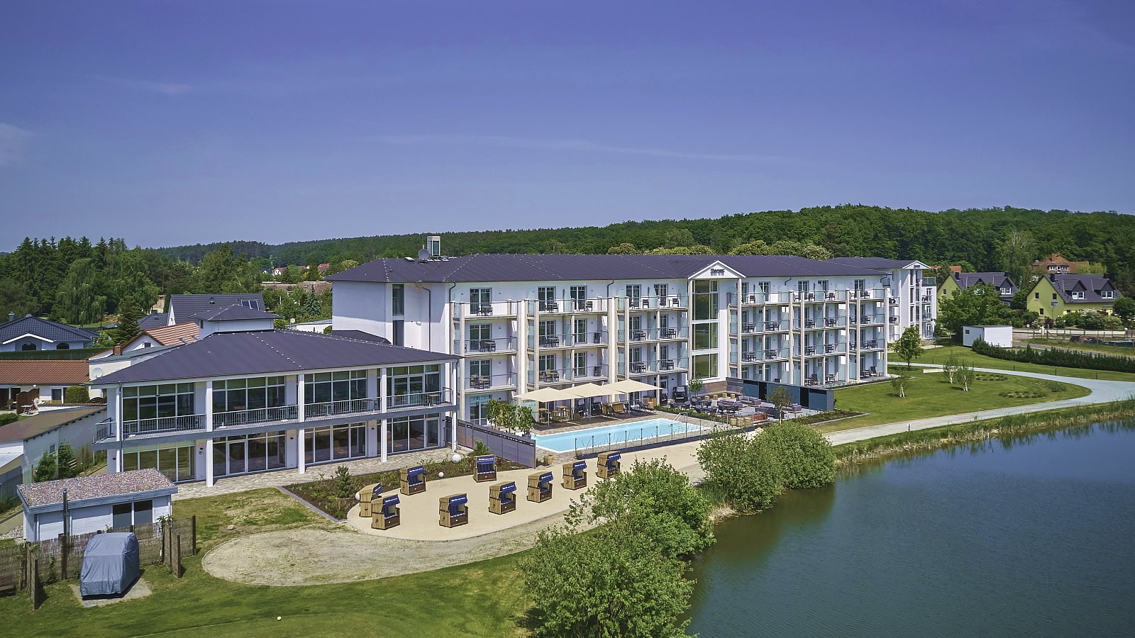 Gesundheitsreise mit Zuschuss Ihrer Krankenkasse nach Korswandt/Usedom. Foto 1 zeigt eine Impression von Dorint Resort Baltic Hills Usedom oder seiner Umgebung.