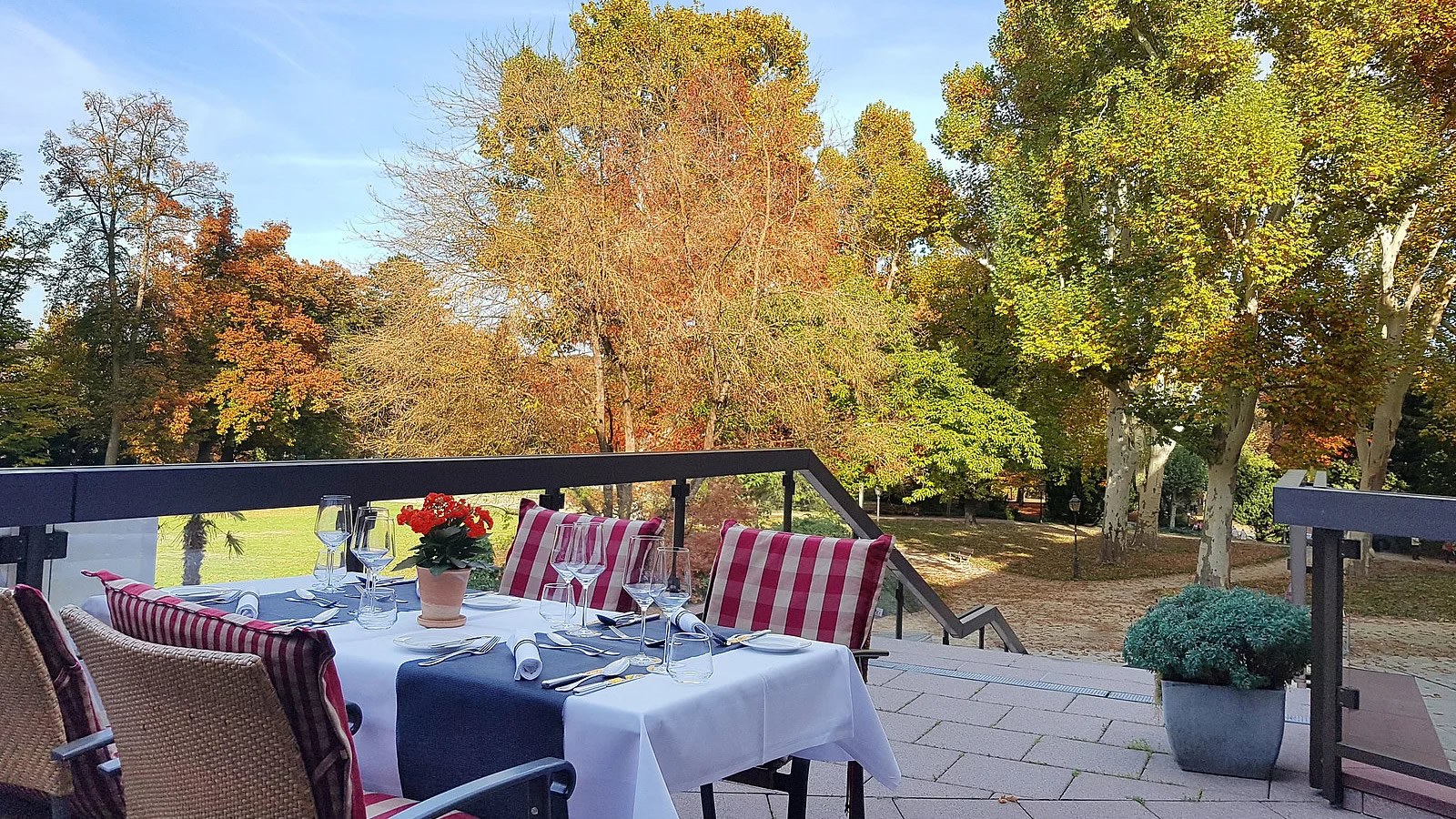 Gesundheitsreise mit Zuschuss Ihrer Krankenkasse nach Bad Homburg. Foto 8 zeigt eine Impression von Maritim Hotel oder seiner Umgebung.