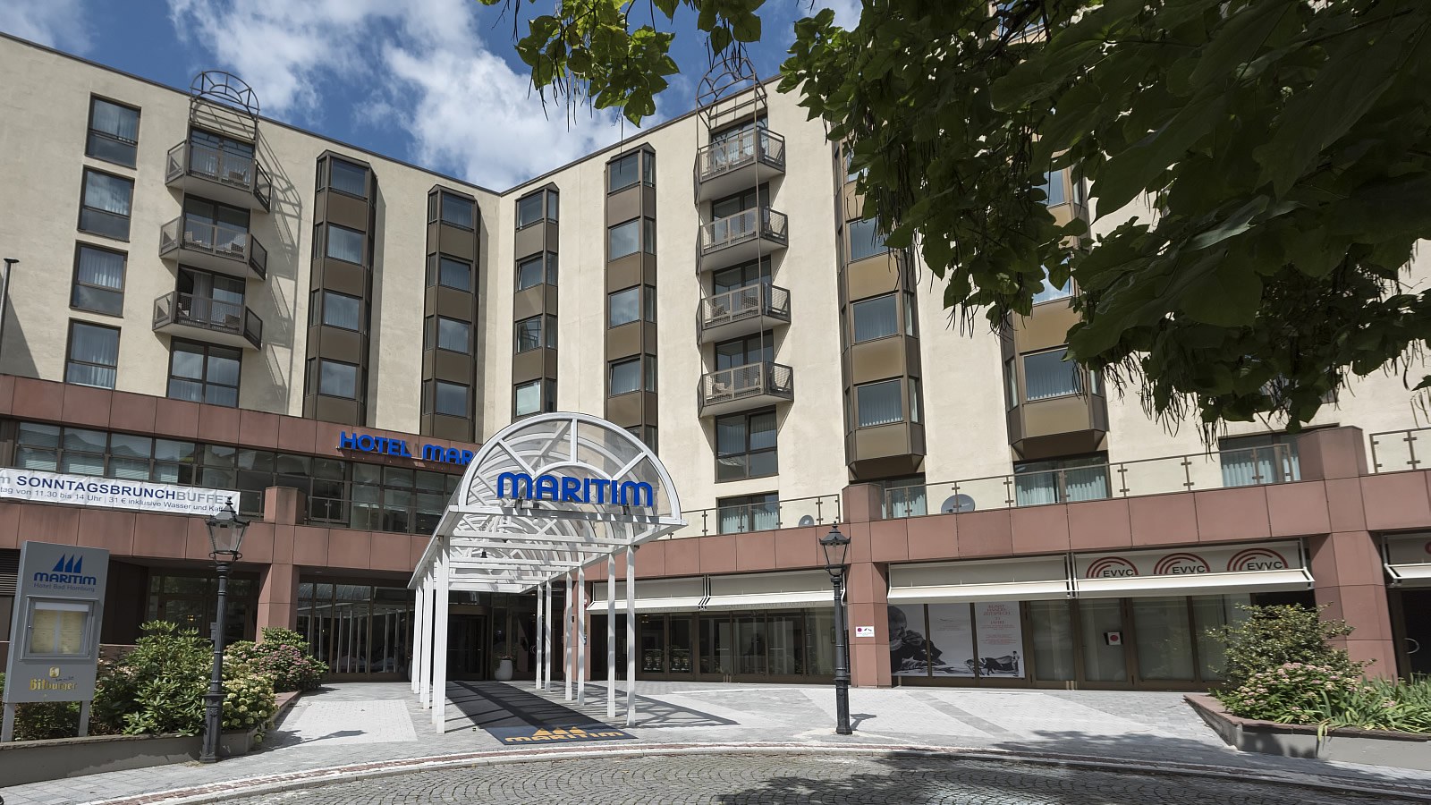 Gesundheitsreise mit Zuschuss Ihrer Krankenkasse nach Bad Homburg. Foto 9 zeigt eine Impression von Maritim Hotel oder seiner Umgebung.