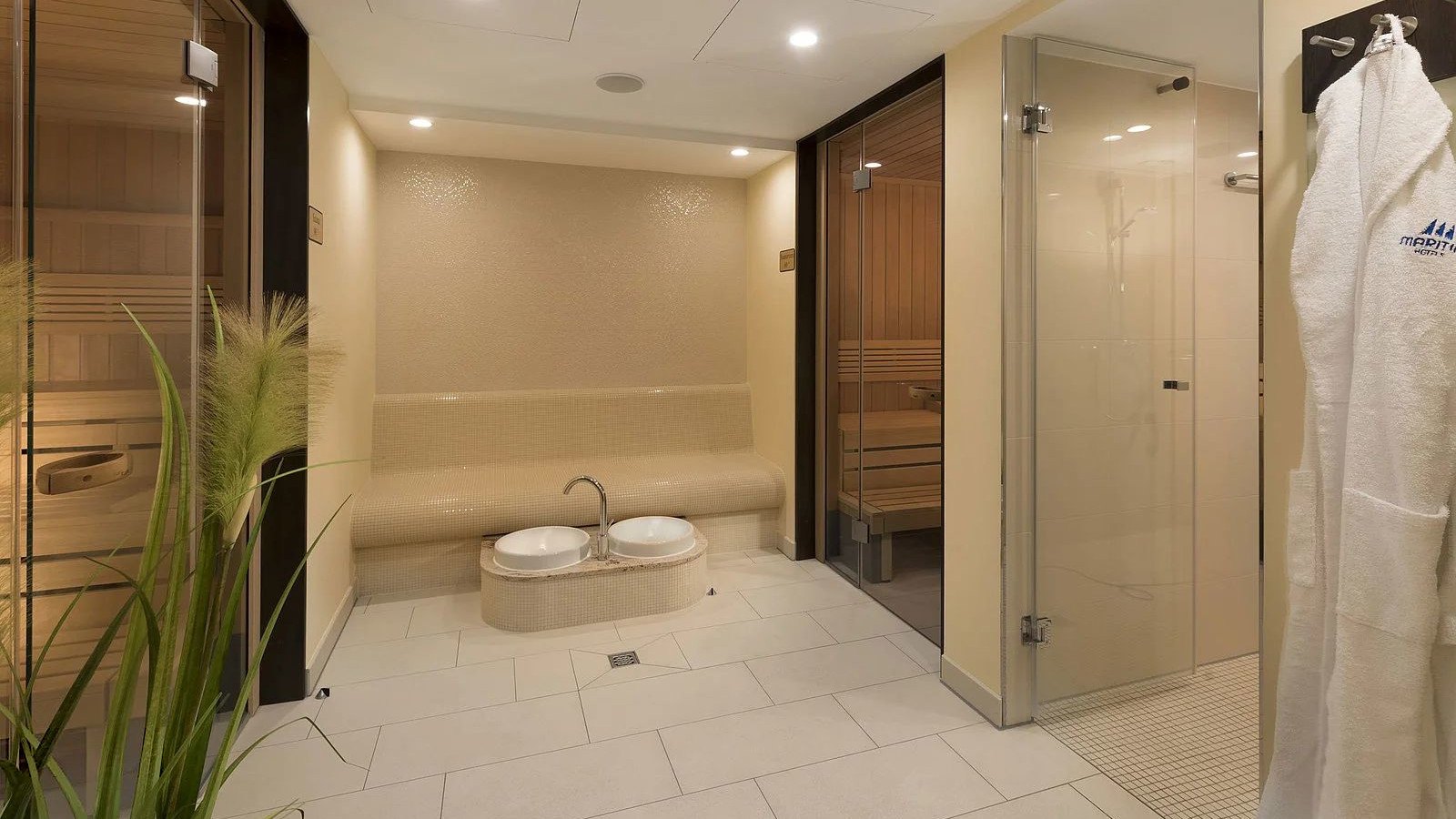 Gesundheitsreise mit Zuschuss Ihrer Krankenkasse nach Würzburg. Foto 4 zeigt eine Impression von Maritim Hotel oder seiner Umgebung.