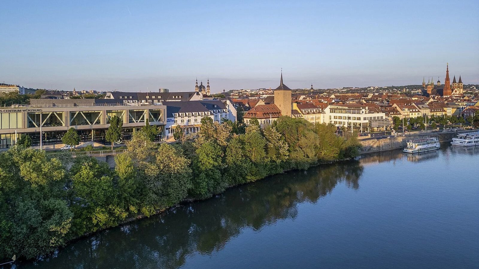 Gesundheitsreise mit Zuschuss Ihrer Krankenkasse nach Würzburg. Foto 8 zeigt eine Impression von Maritim Hotel oder seiner Umgebung.