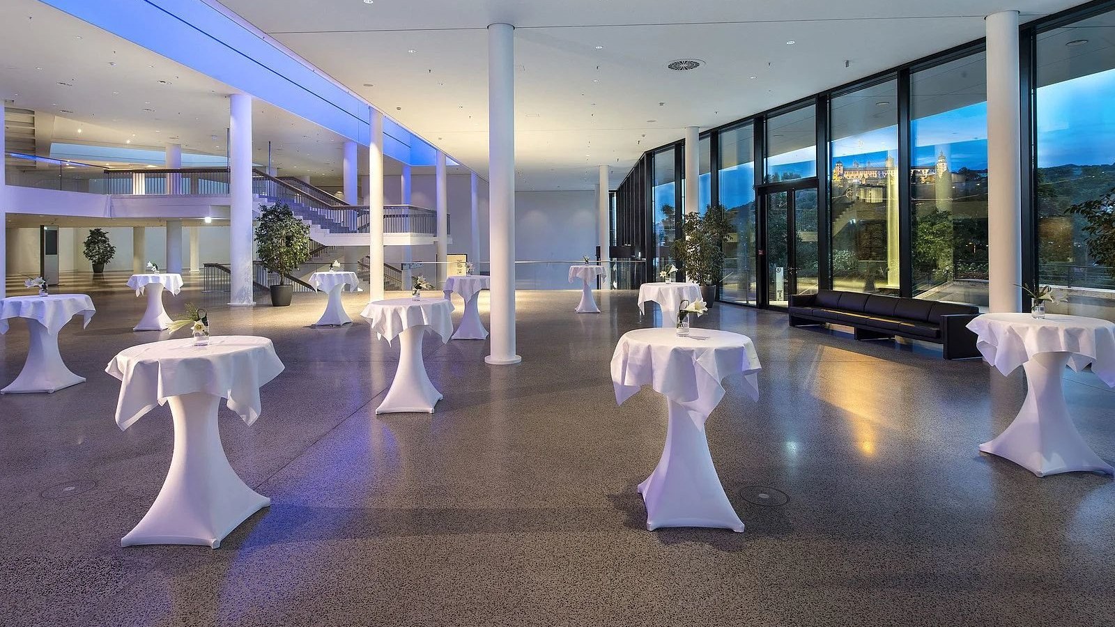 Gesundheitsreise mit Zuschuss Ihrer Krankenkasse nach Würzburg. Foto 11 zeigt eine Impression von Maritim Hotel oder seiner Umgebung.