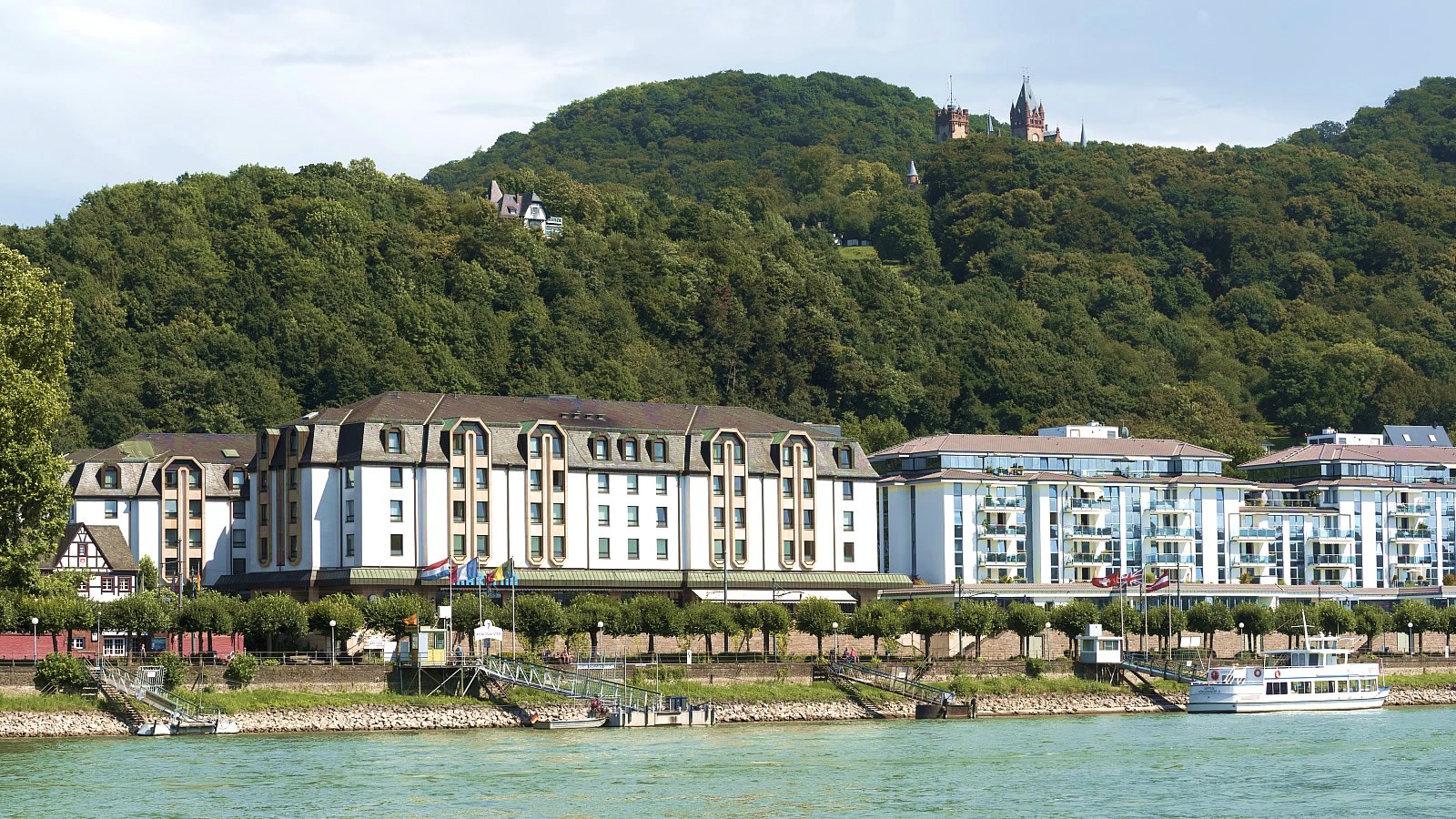 Gesundheitsreise mit Zuschuss Ihrer Krankenkasse nach Königswinter. Foto 1 zeigt eine Impression von Maritim Hotel  oder seiner Umgebung.