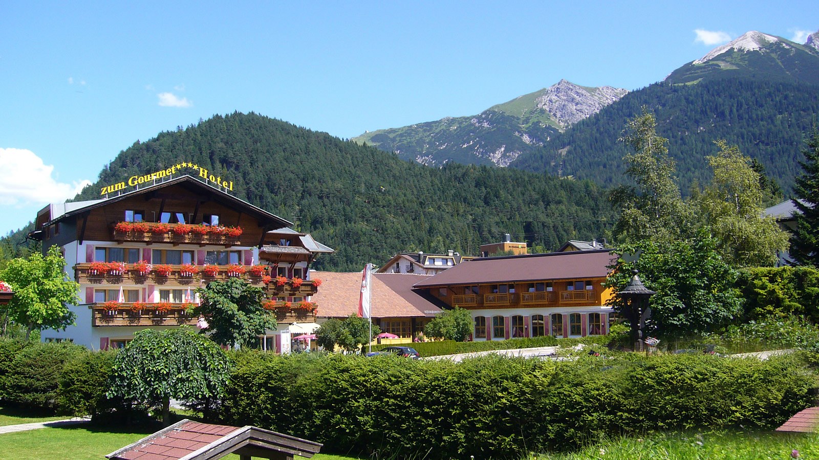 Gesundheitsreise mit Zuschuss Ihrer Krankenkasse nach Seefeld/Tirol. Foto 1 zeigt eine Impression von Hotel Zum Gourmet oder seiner Umgebung.