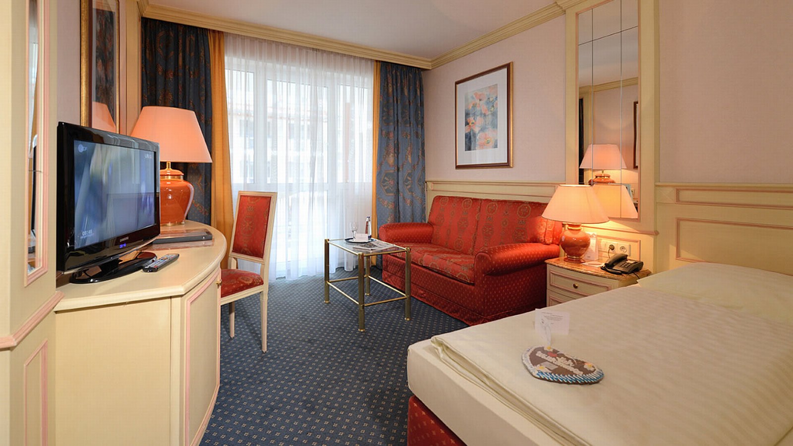 Gesundheitsreise mit Zuschuss Ihrer Krankenkasse nach Bad Gögging. Foto 4 zeigt eine Impression von The Monarch Hotel oder seiner Umgebung.