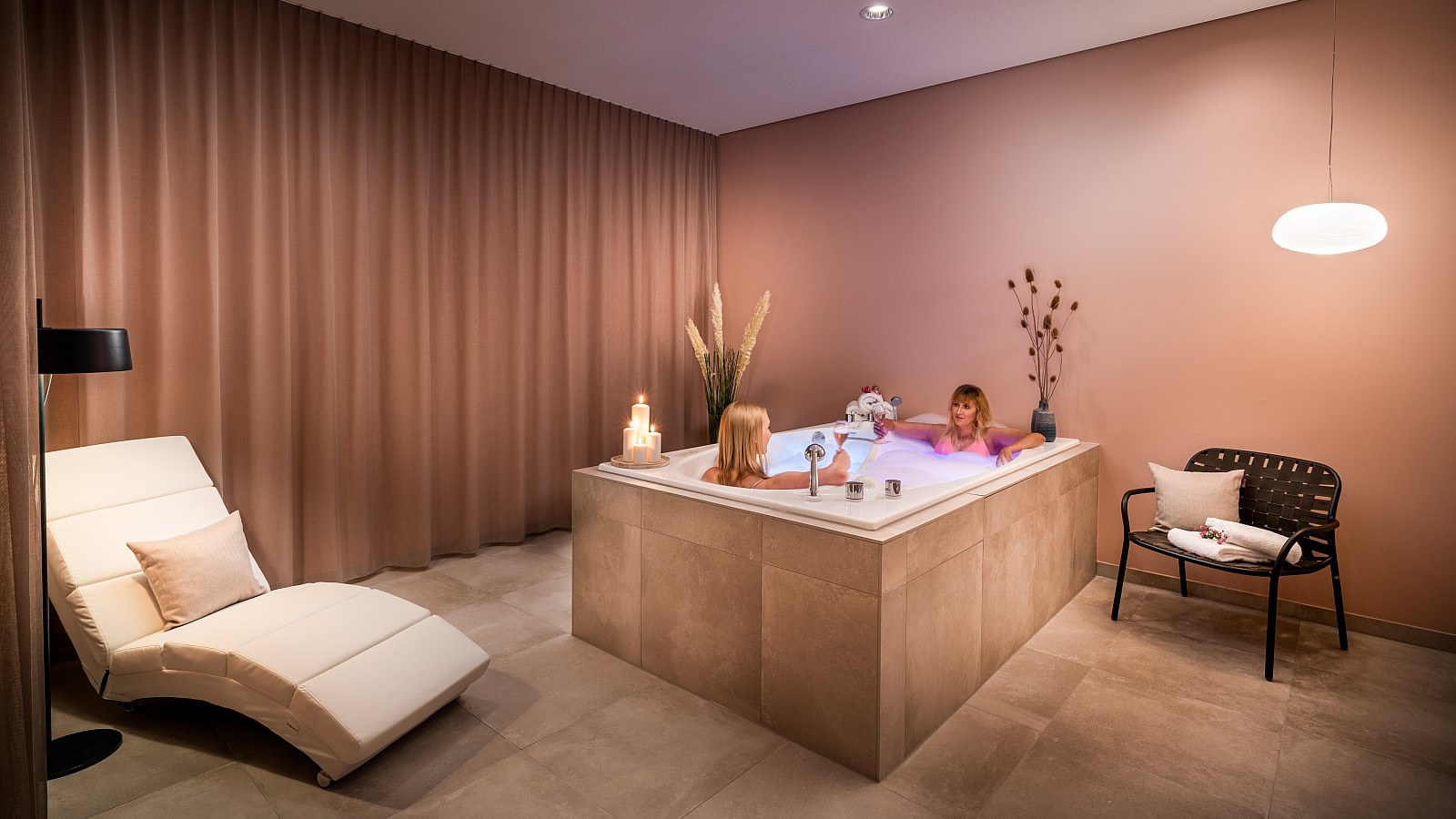 Gesundheitsreise mit Zuschuss Ihrer Krankenkasse nach Bad Rappenau. Foto 3 zeigt eine Impression von Saline 1822 Hotel oder seiner Umgebung.