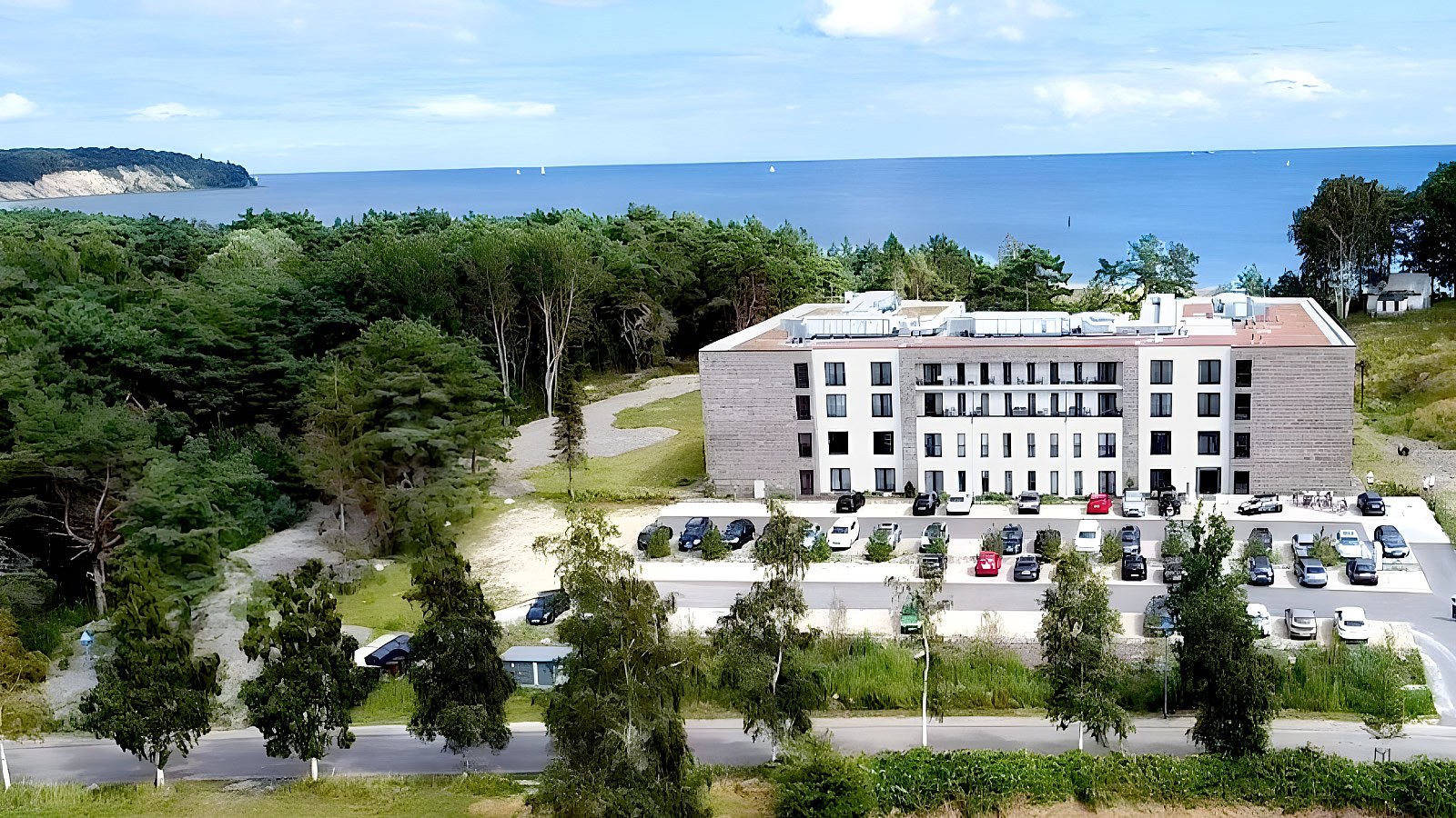 Gesundheitsreise mit Zuschuss Ihrer Krankenkasse nach Ostseebad Göhren. Foto 2 zeigt eine Impression von Santé Royale Resort oder seiner Umgebung.