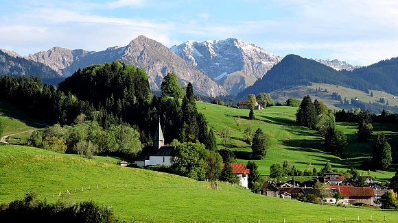 Gesundheitsreise mit Zuschuss Ihrer Krankenkasse nach Sonthofen. Das Foto zeigt das berühmte Ausflugsziel Schloss Neuschwanstein.