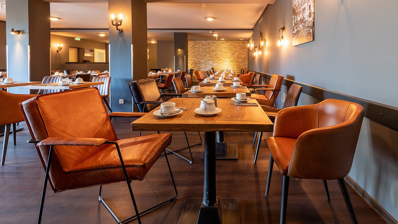 Gesundheitsreise mit Zuschuss Ihrer Krankenkasse nach Vlotho. Foto 6 zeigt eine Impression von B&K Hotels oder seiner Umgebung.