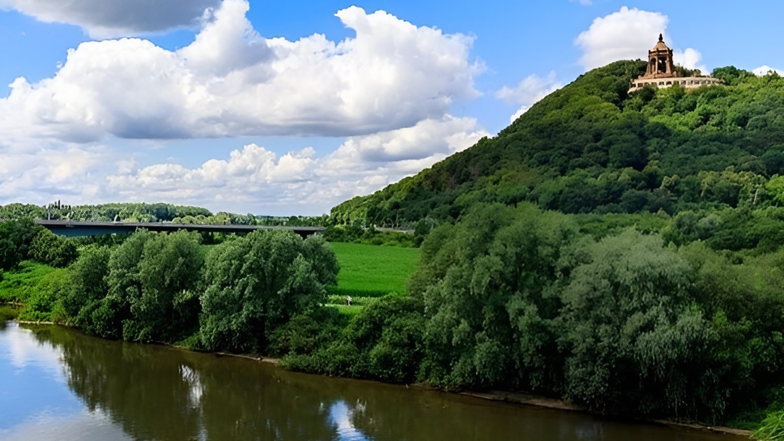 Gesundheitsreise mit Zuschuss Ihrer Krankenkasse nach Vlotho. Foto 13 zeigt eine Impression von B&K Hotels oder seiner Umgebung.