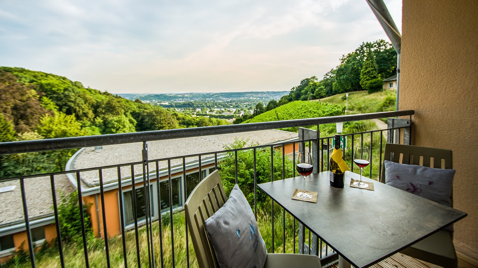 Gesundheitsreise mit Zuschuss Ihrer Krankenkasse nach Königswinter. Foto 3 zeigt eine Impression von JUFA Hotel Königswinter/Bonn oder seiner Umgebung.