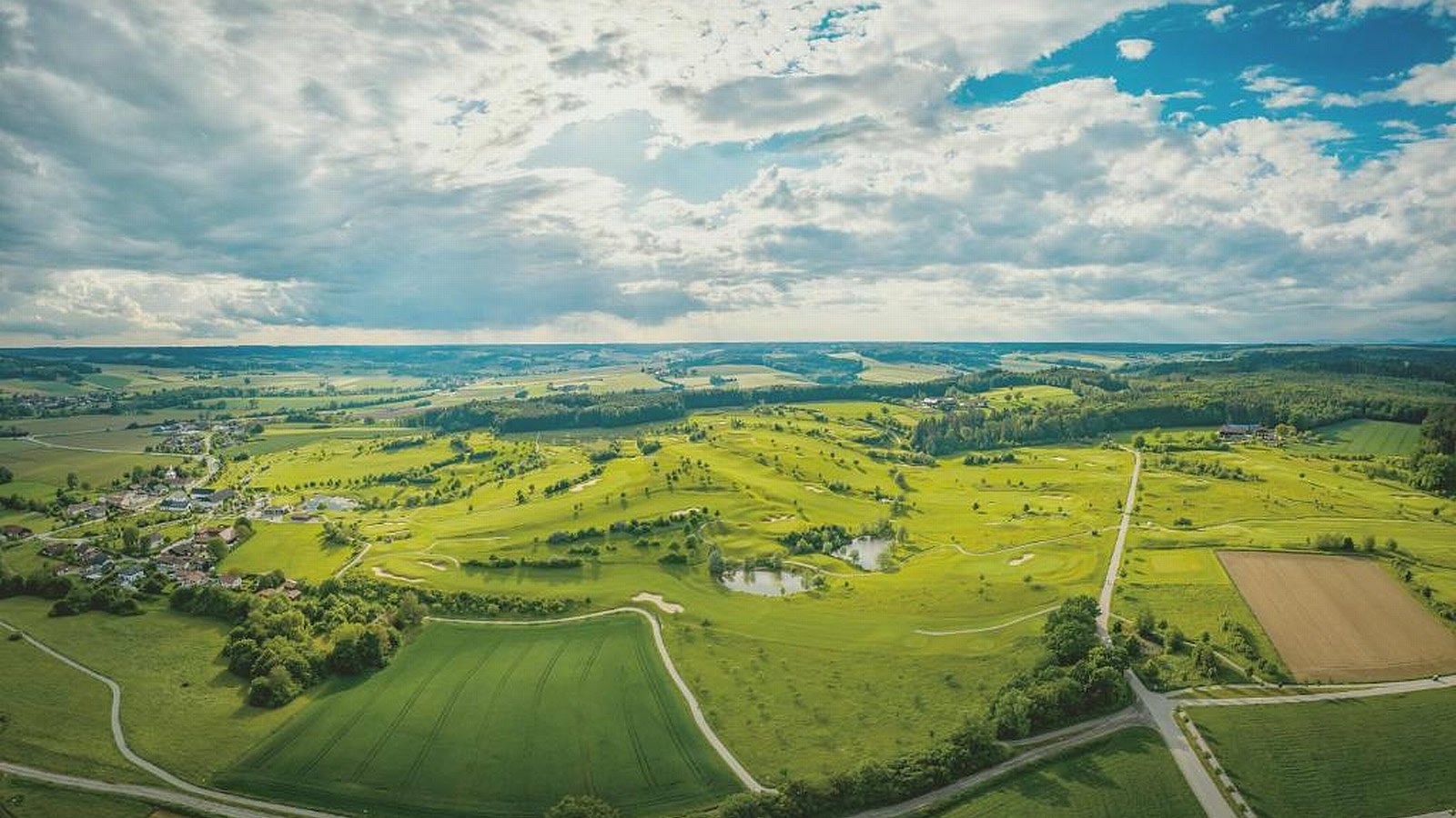 Gesundheitsreise mit Zuschuss Ihrer Krankenkasse nach Bad Birnbach. Foto 12 zeigt eine Impression von MY MAYR MED Resort oder seiner Umgebung.
