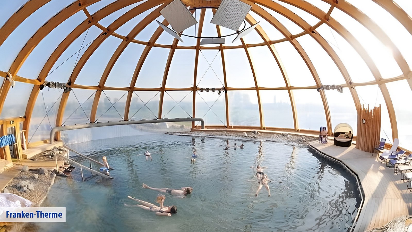 Gesundheitsreise mit Zuschuss Ihrer Krankenkasse nach Bad Windsheim. Foto 1 zeigt eine Impression von ARVENA Reichsstadt Hotel oder seiner Umgebung.