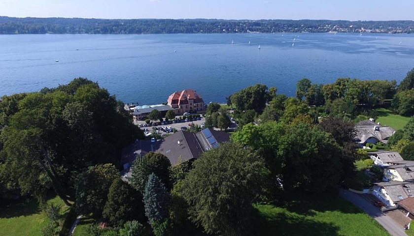 Gesundheitsreise mit Zuschuss Ihrer Krankenkasse nach Berg am Starnberger See. Foto 3 zeigt eine Impression von Hotel Schloss Berg oder seiner Umgebung.