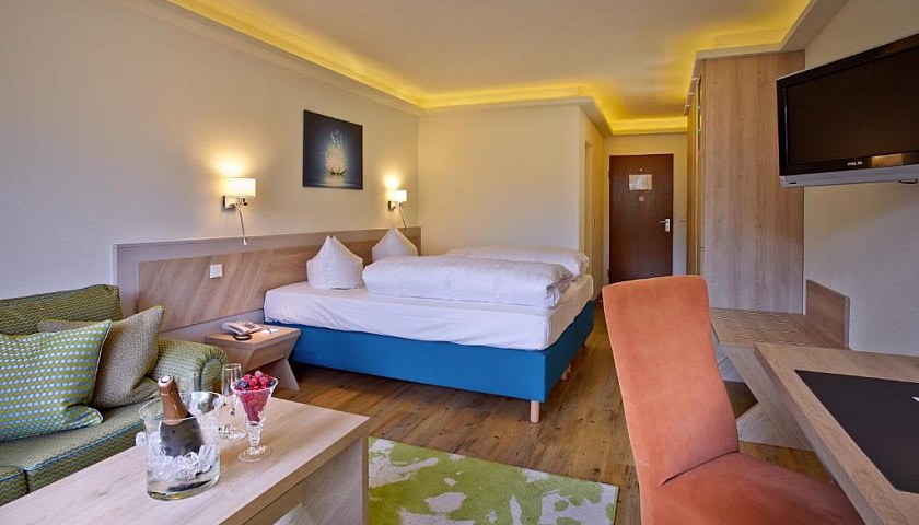 Gesundheitsreise mit Zuschuss Ihrer Krankenkasse nach Berg am Starnberger See. Foto 12 zeigt eine Impression von Hotel Schloss Berg oder seiner Umgebung.