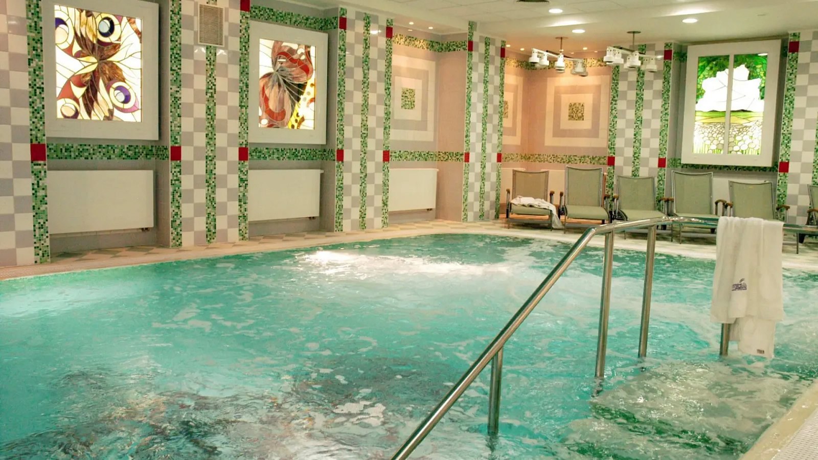 Gesundheitsreise mit Zuschuss Ihrer Krankenkasse nach Marienbad. Foto 5 zeigt eine Impression von Ensana Butterfly Health Spa Hotel oder seiner Umgebung.