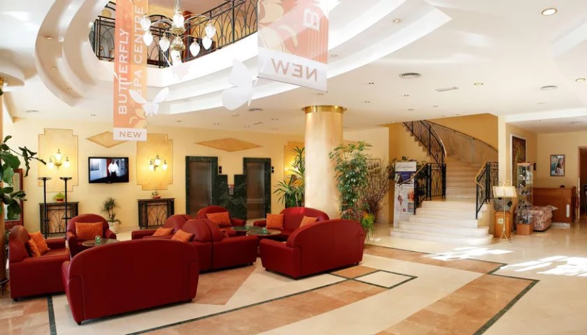 Gesundheitsreise mit Zuschuss Ihrer Krankenkasse nach Marienbad. Foto 9 zeigt eine Impression von Ensana Butterfly Health Spa Hotel oder seiner Umgebung.