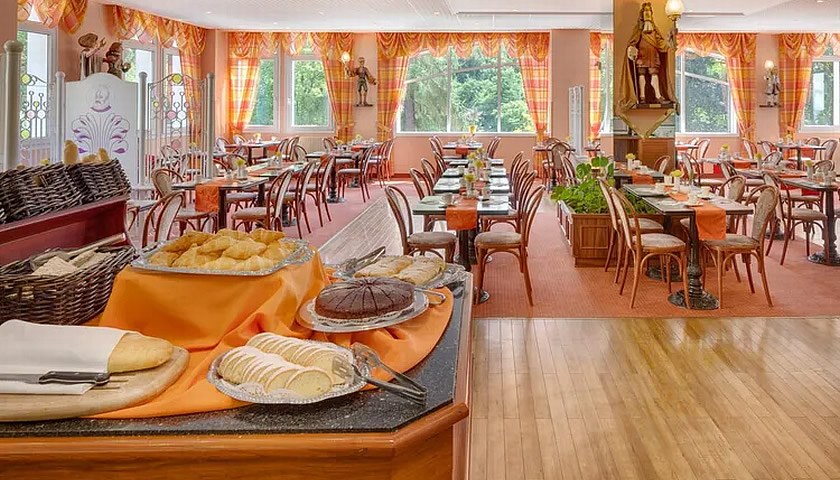 Gesundheitsreise mit Zuschuss Ihrer Krankenkasse nach Marienbad. Foto 12 zeigt eine Impression von Ensana Butterfly Health Spa Hotel oder seiner Umgebung.