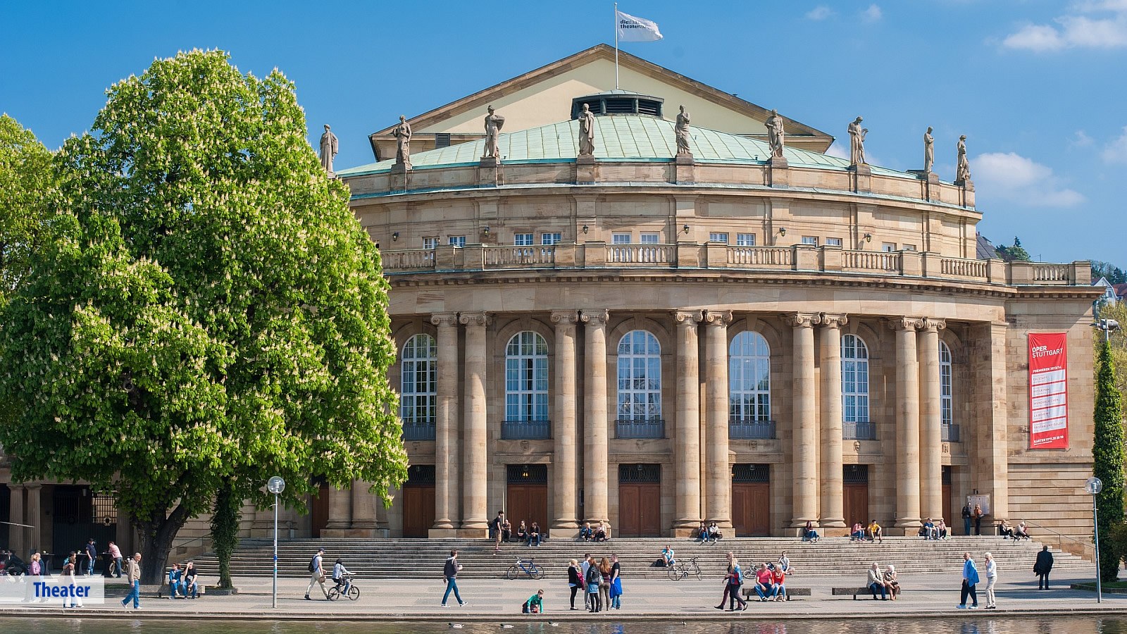 Gesundheitsreise mit Zuschuss Ihrer Krankenkasse nach Stuttgart. Das Foto zeigt das Theater in Stuttgart.