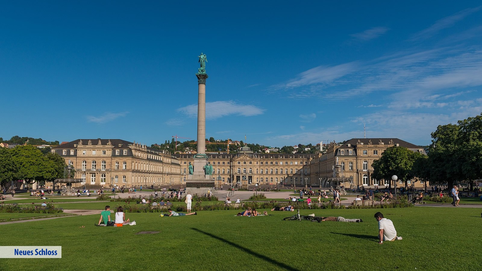 Gesundheitsreise mit Zuschuss Ihrer Krankenkasse nach Stuttgart. Das Foto zeigt das Neue Schloss in Stuttgart.