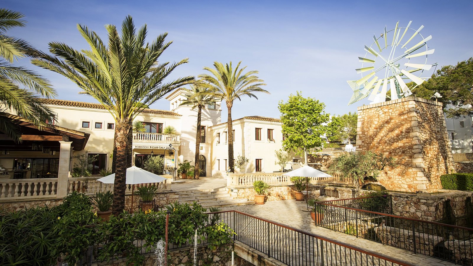 Gesundheitsreise mit Zuschuss Ihrer Krankenkasse nach Cala Serena. Foto 9 zeigt eine Impression von ROBINSON Cala Serena oder seiner Umgebung.