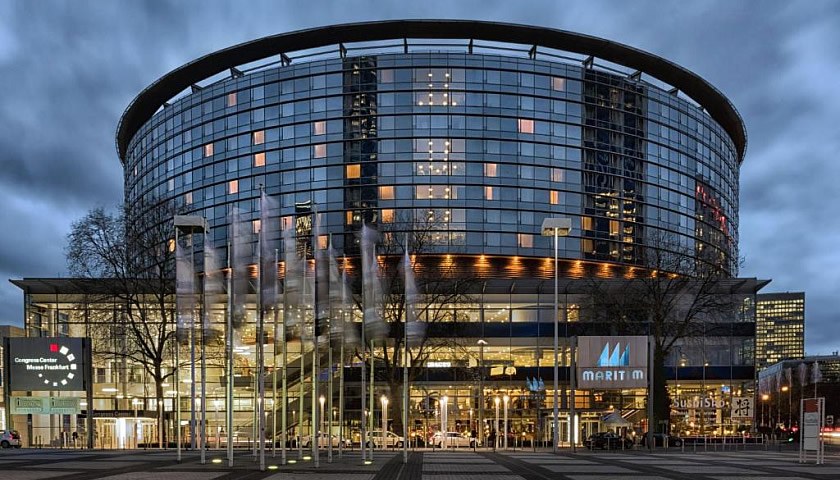 Gesundheitsreise mit Zuschuss Ihrer Krankenkasse nach Frankfurt. Foto 2 zeigt eine Impression von Maritim Hotel oder seiner Umgebung.