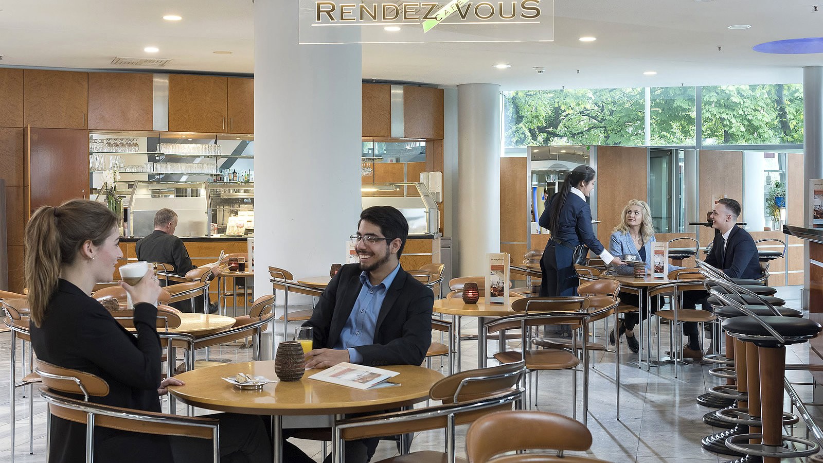 Gesundheitsreise mit Zuschuss Ihrer Krankenkasse nach Frankfurt. Foto 8 zeigt eine Impression von Maritim Hotel oder seiner Umgebung.