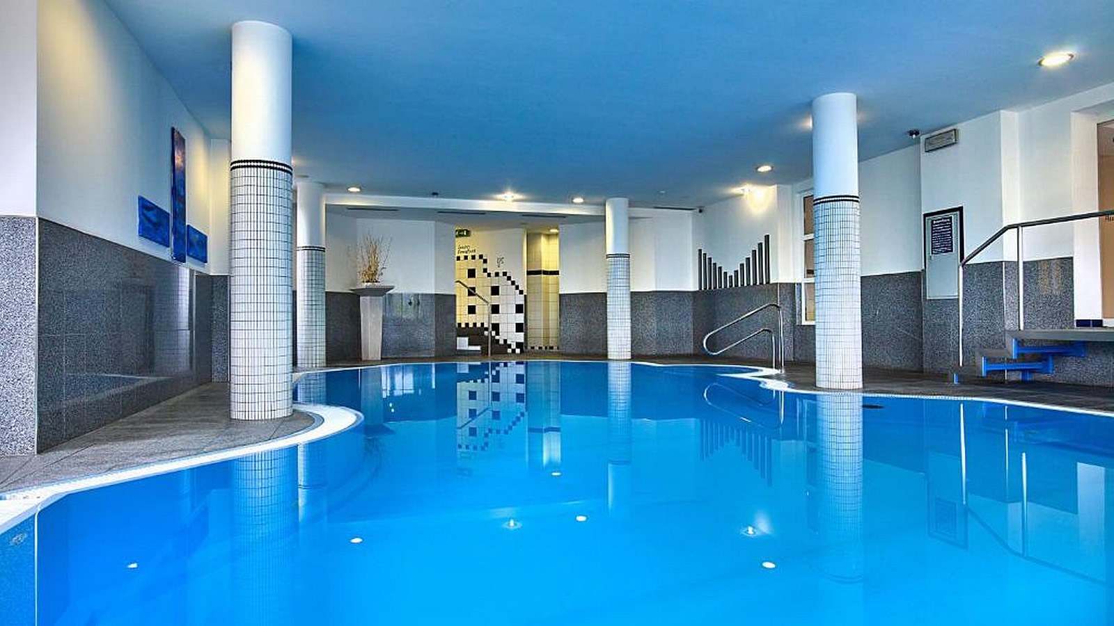 Gesundheitsreise mit Zuschuss Ihrer Krankenkasse nach Arzl im Pitztal. Foto 3 zeigt eine Impression von Hotel Arzlerhof oder seiner Umgebung.