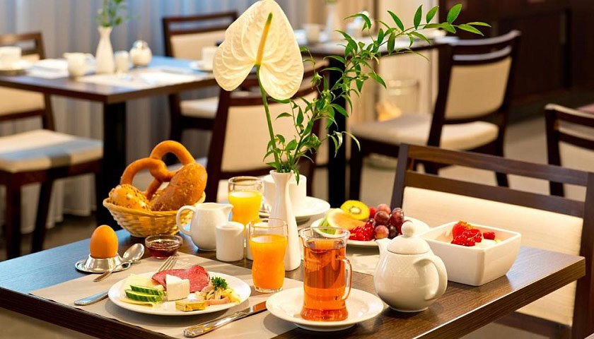 Gesundheitsreise mit Zuschuss Ihrer Krankenkasse nach Dresden. Foto 9 zeigt eine Impression von ACHAT Hotel Dresden Elbufer  oder seiner Umgebung.