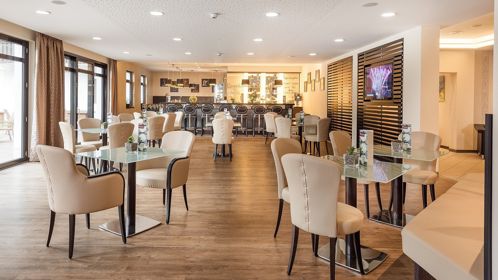 Gesundheitsreise mit Zuschuss Ihrer Krankenkasse nach Bad Füssing. Foto 21 zeigt eine Impression von Johannesbad Hotel Königshof oder seiner Umgebung.