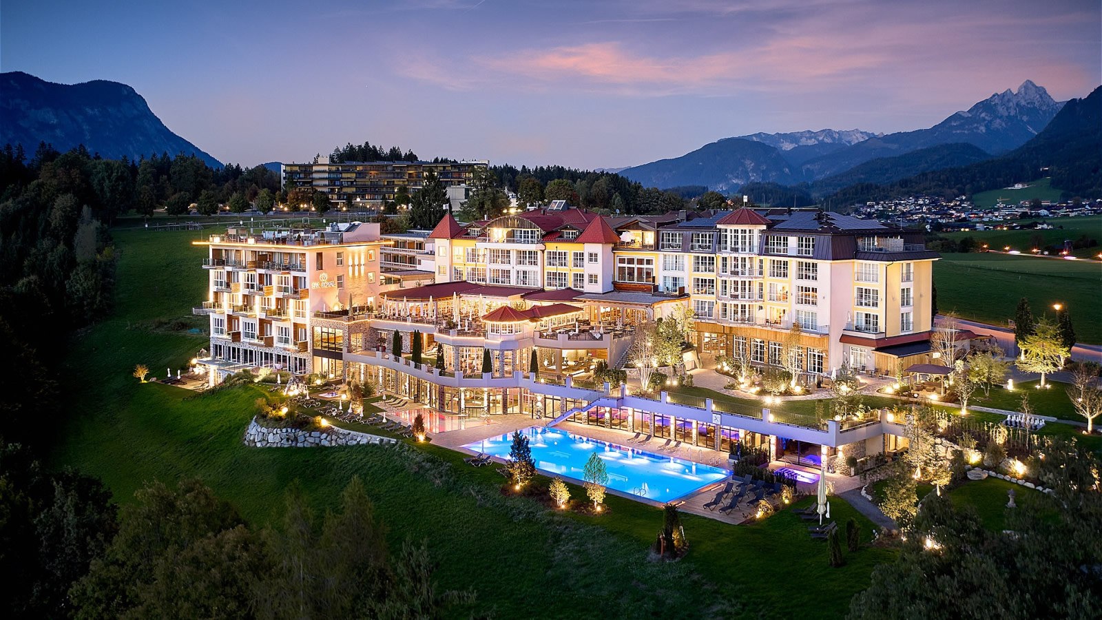 Gesundheitsreise mit Zuschuss Ihrer Krankenkasse nach Bad Häring. Foto 2 zeigt eine Impression von Hotel Panorama Royal oder seiner Umgebung.