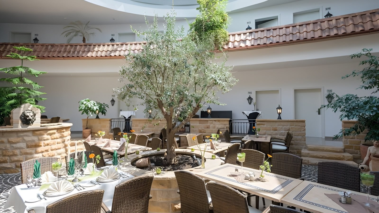 Gesundheitsreise mit Zuschuss Ihrer Krankenkasse nach Bad Marienberg. Foto 7 zeigt eine Impression von Wildpark Hotel oder seiner Umgebung.