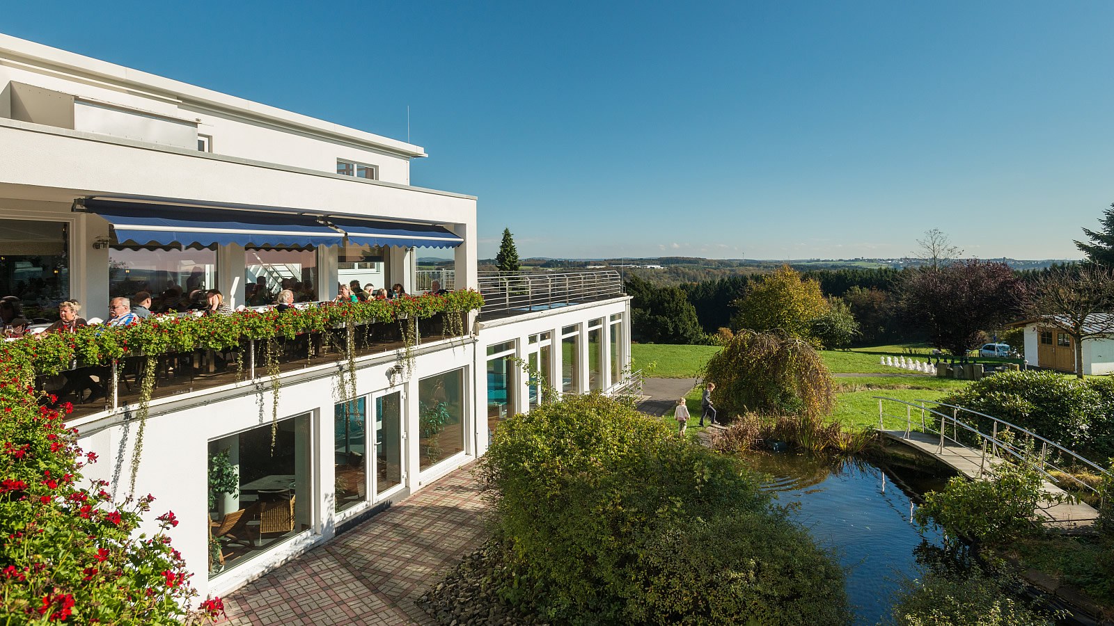 Gesundheitsreise mit Zuschuss Ihrer Krankenkasse nach Bad Marienberg. Foto 8 zeigt eine Impression von Wildpark Hotel oder seiner Umgebung.