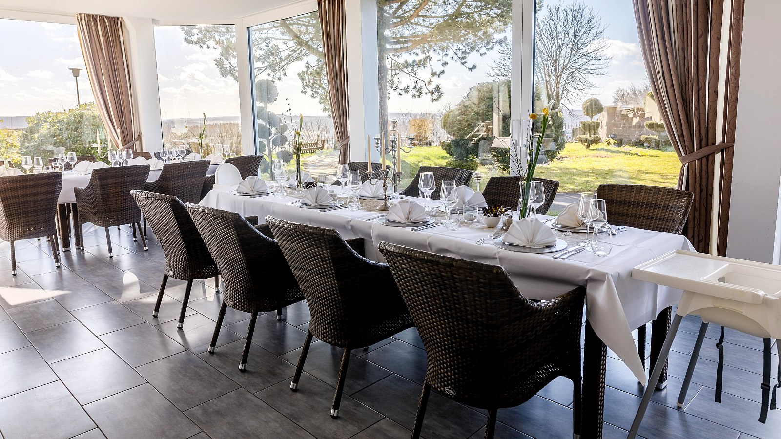 Gesundheitsreise mit Zuschuss Ihrer Krankenkasse nach Bad Marienberg. Foto 11 zeigt eine Impression von Wildpark Hotel oder seiner Umgebung.