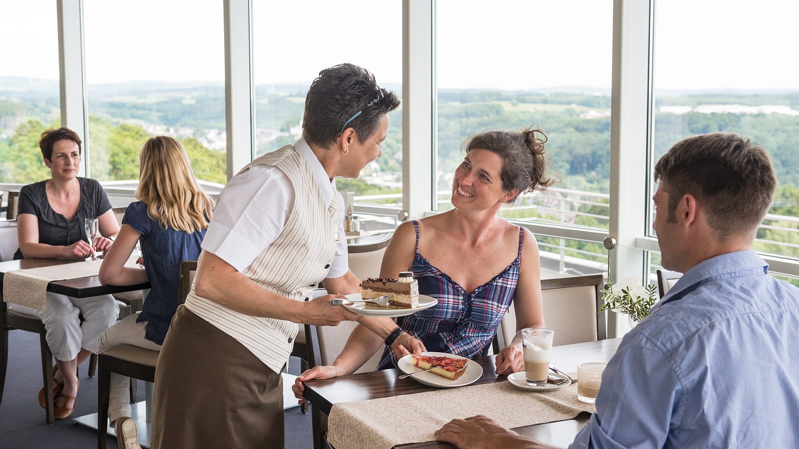 Gesundheitsreise mit Zuschuss Ihrer Krankenkasse nach Bad Marienberg. Foto 14 zeigt eine Impression von Wildpark Hotel oder seiner Umgebung.