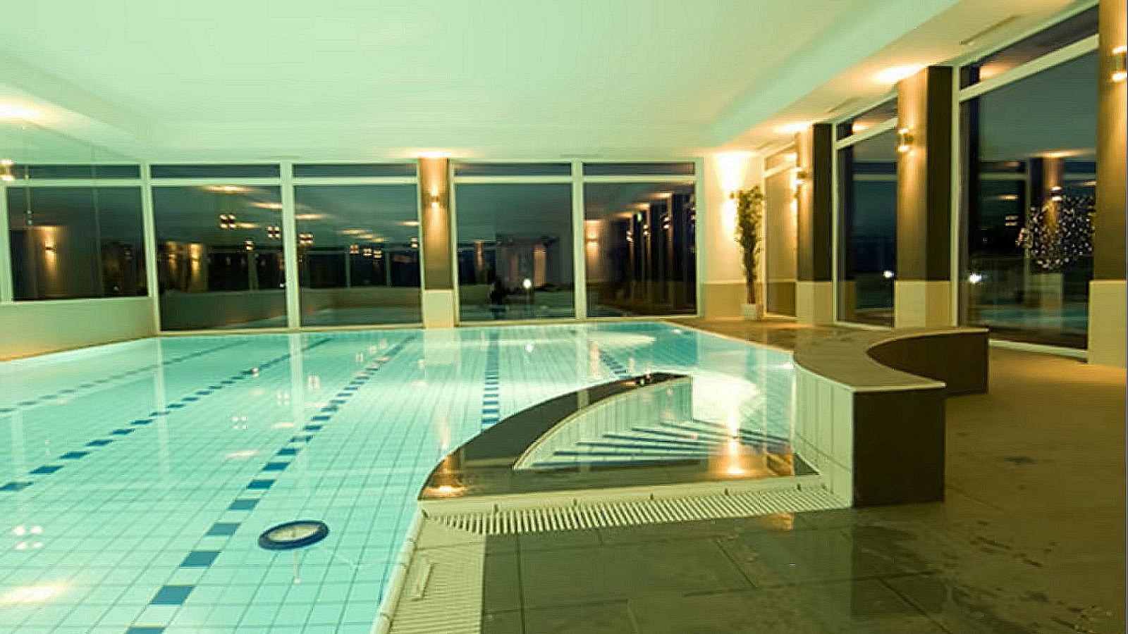 Gesundheitsreise mit Zuschuss Ihrer Krankenkasse nach Bad Marienberg. Foto 27 zeigt eine Impression von Wildpark Hotel oder seiner Umgebung.