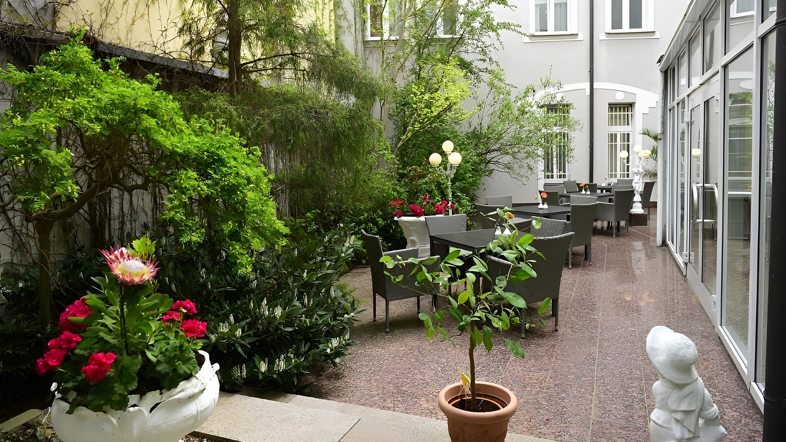 Gesundheitsreise mit Zuschuss Ihrer Krankenkasse nach Plauen. Foto 30 zeigt eine Impression von Hotel Alexandra oder seiner Umgebung.