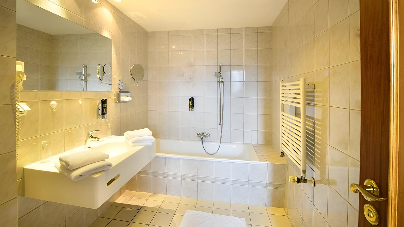 Gesundheitsreise mit Zuschuss Ihrer Krankenkasse nach Plauen. Foto 39 zeigt eine Impression von Hotel Alexandra oder seiner Umgebung.