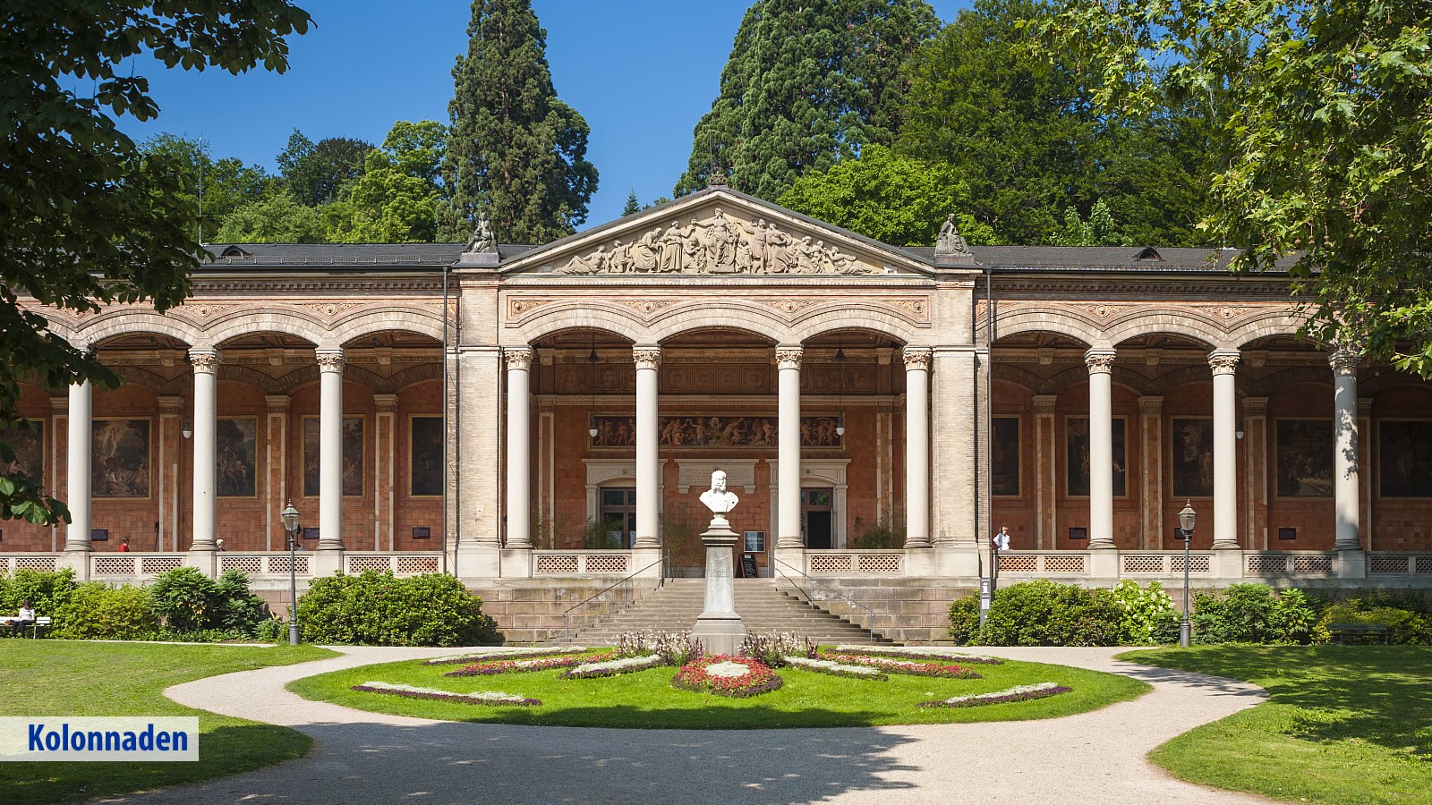 Gesundheitsreise mit Zuschuss Ihrer Krankenkasse nach Baden-Baden. Foto 23 zeigt eine Impression von Maison Messmer oder seiner Umgebung.