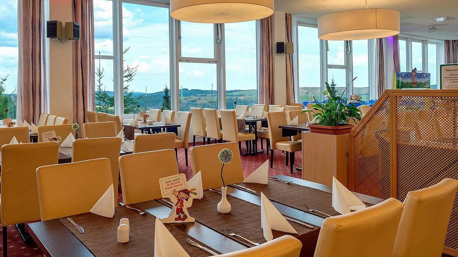 Gesundheitsreise mit Zuschuss Ihrer Krankenkasse nach Oberwiesenthal. Foto 5 zeigt eine Impression von AHORN Hotel Am Fichtelberg oder seiner Umgebung.