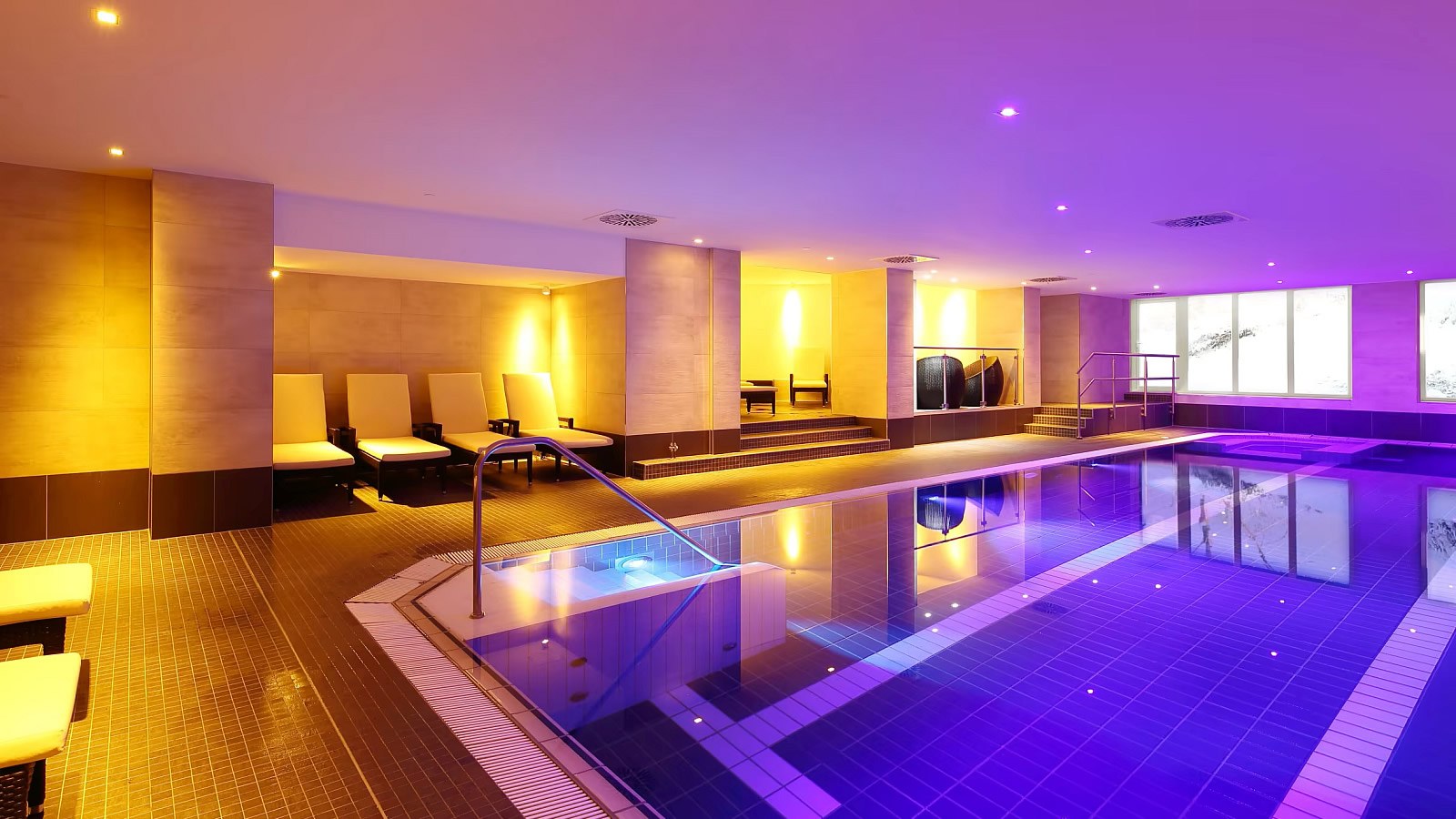 Gesundheitsreise mit Zuschuss Ihrer Krankenkasse nach Winterberg. Foto 3 zeigt eine Impression von Dorint Resort Winterberg oder seiner Umgebung.