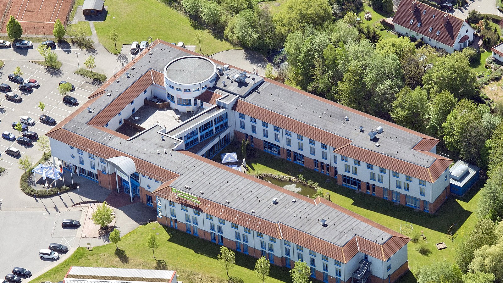 Gesundheitsreise mit Zuschuss Ihrer Krankenkasse nach Wismar. Foto 8 zeigt eine Impression von WYNDHAM GARDEN oder seiner Umgebung.