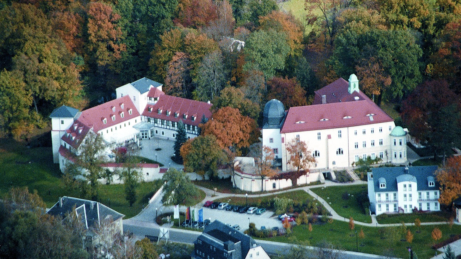 Gesundheitsreise mit Zuschuss Ihrer Krankenkasse nach Neukirchen. Foto 2 zeigt eine Impression von Hotel Schloss Schweinsburg oder seiner Umgebung.