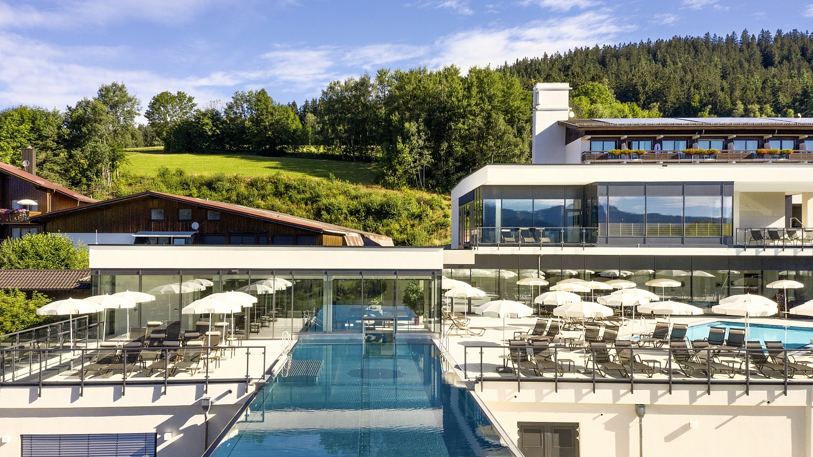 Gesundheitsreise mit Zuschuss Ihrer Krankenkasse nach Lam. Foto 8 zeigt eine Impression von Hotel Sonnenhof oder seiner Umgebung.